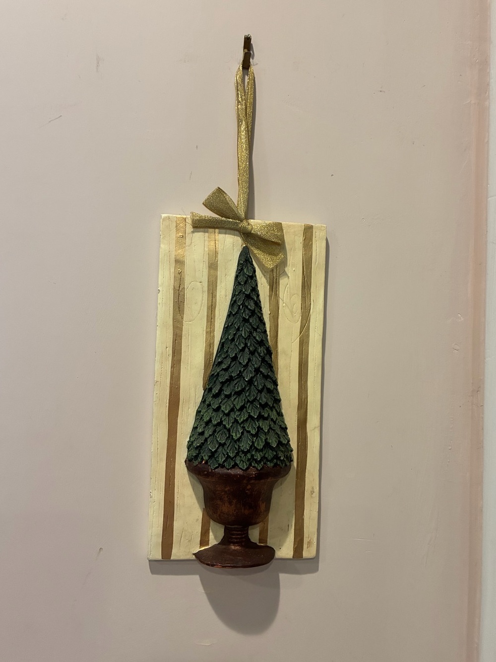 Vintage Holiday Topiary Wall Hanging - Green
